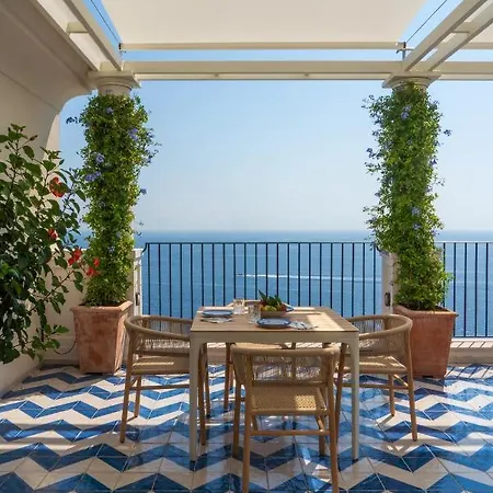 Hotel Borgo Santandrea 5*