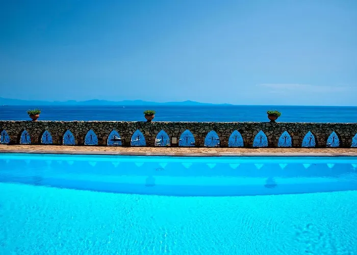 Borgo Santandrea Otel