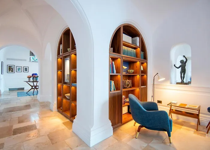 Borgo Santandrea Otel