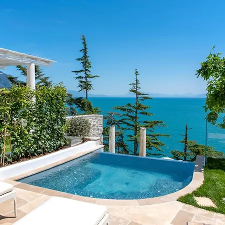 Готель Borgo Santandrea 5*