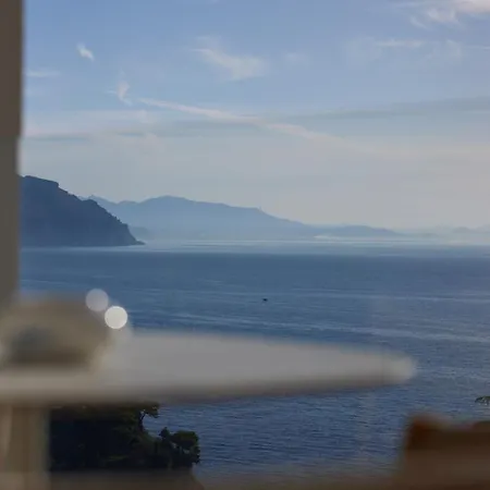 Готель Borgo Santandrea 5*