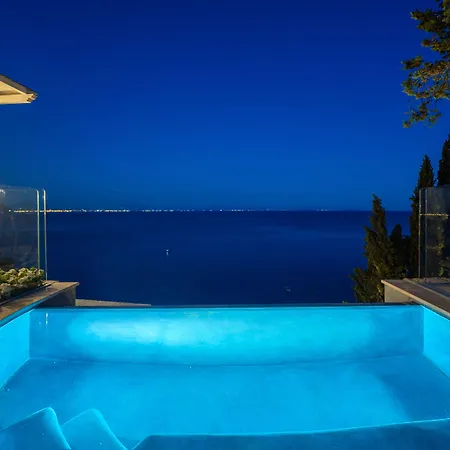 Hotel Borgo Santandrea 5*