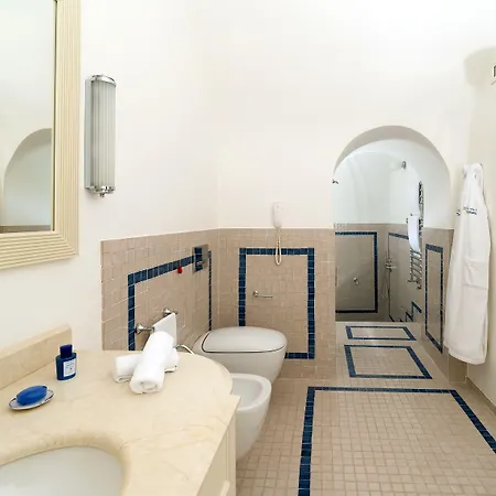Hotel Borgo Santandrea 5*