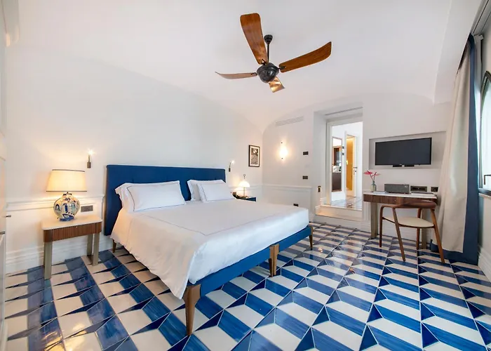 Hotel Borgo Santandrea 5*