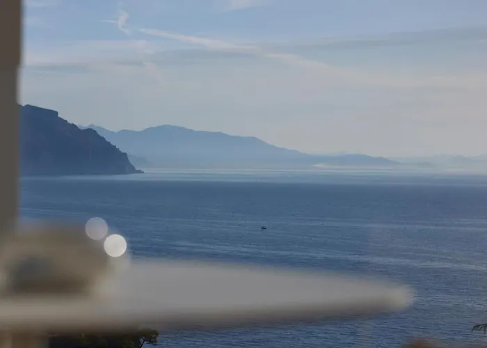 Ξενοδοχείο Borgo Santandrea 5*