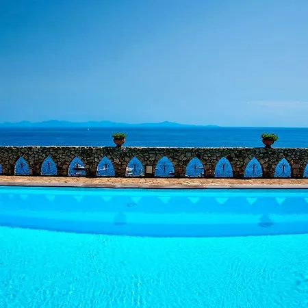 Borgo Santandrea Otel