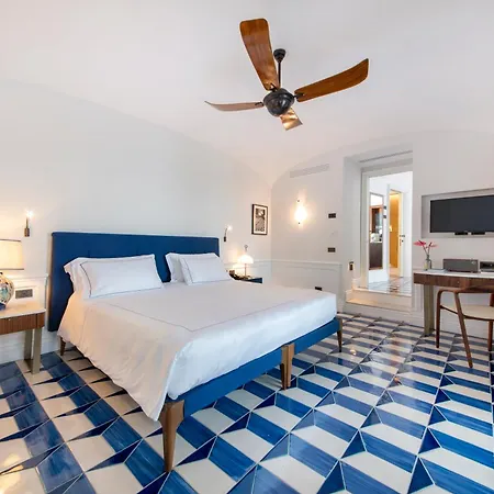 فندق Borgo Santandrea 5*