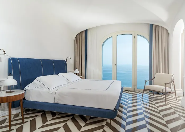 Hotel Borgo Santandrea 5*